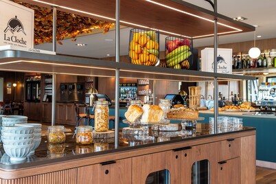 Mercure Omaha Beach Hotel