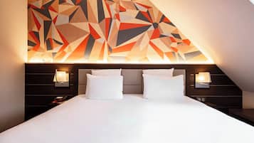 Habitación clásica, 1 cama matrimonial | Escritorio, insonorización, tabla de planchar con plancha y wifi gratis