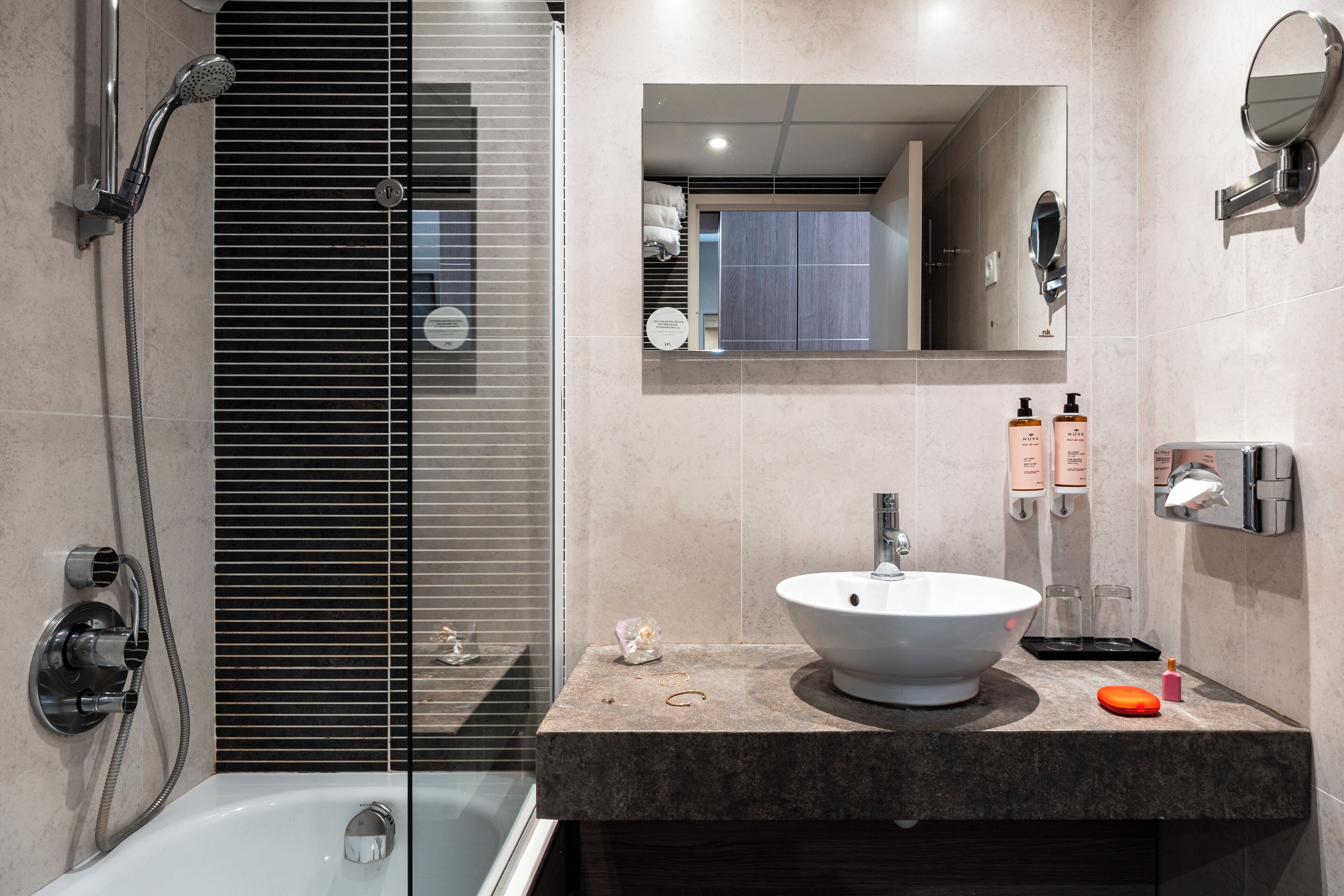 privilege, room, 1 double bed with sofa bed | bathroom | combined shower/bathtub, deep-soaking bathtub, eco-friendly toiletries