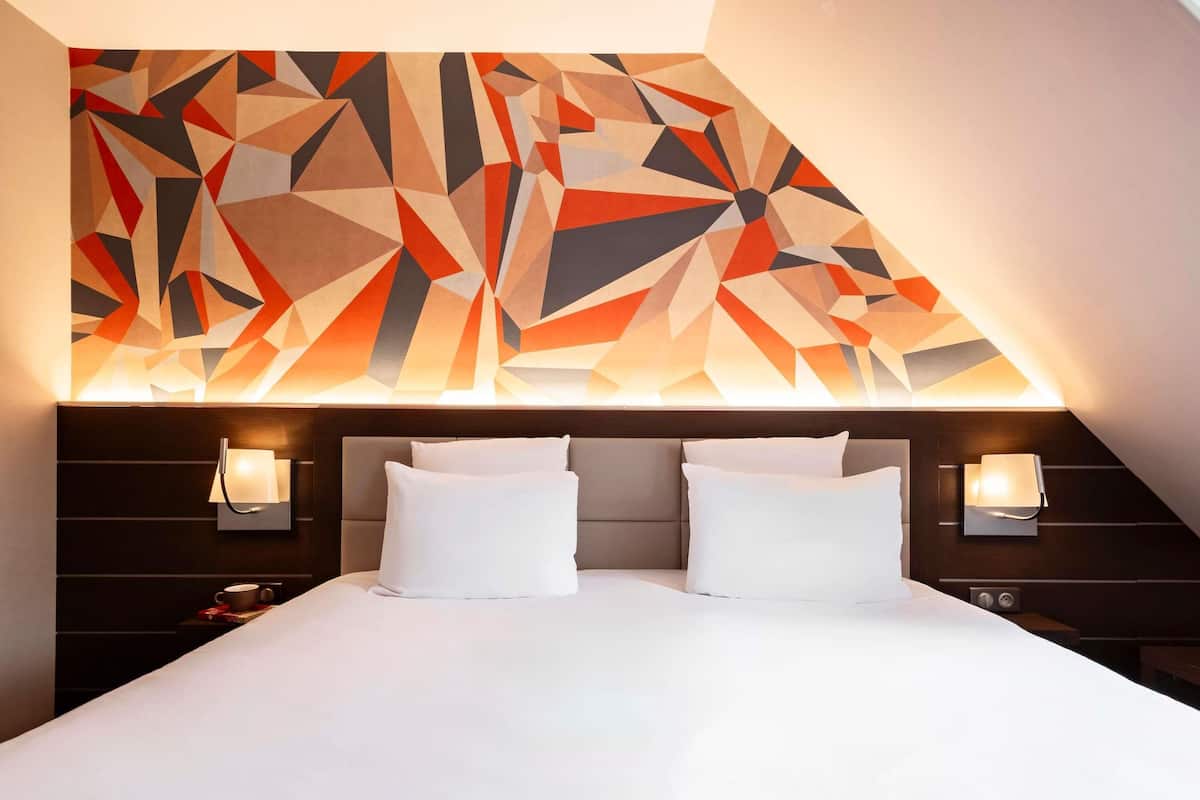 Classic Room, 1 Double Bed | Desk, soundproofing, iron/ironing board, free WiFi