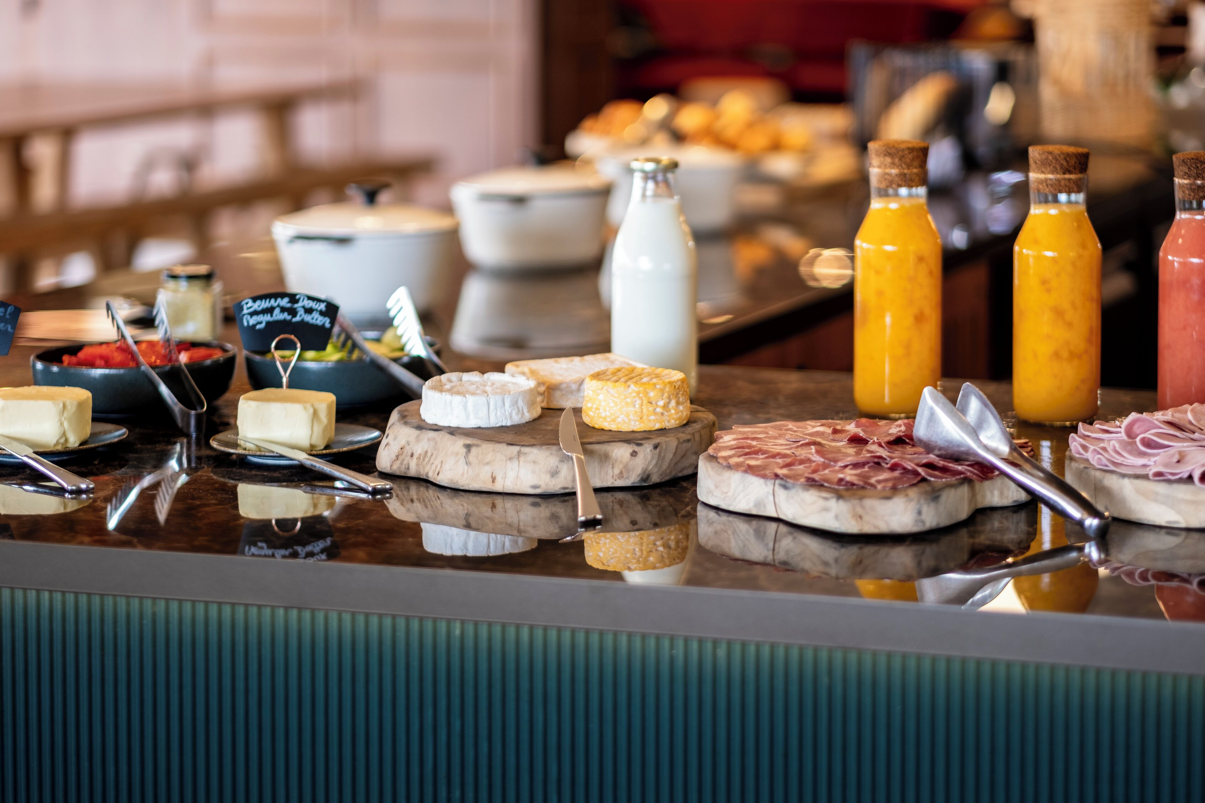 daily buffet breakfast for a fee