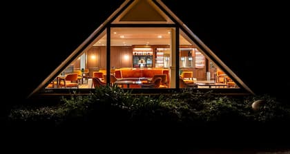 Mercure Omaha Beach Hotel