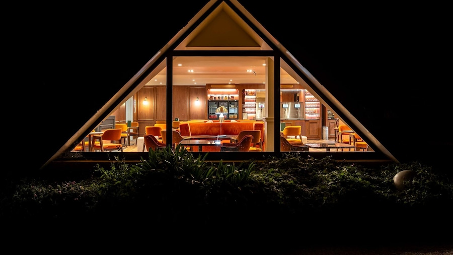 Mercure Omaha Beach Hotel