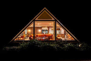 2 bares/lounges
