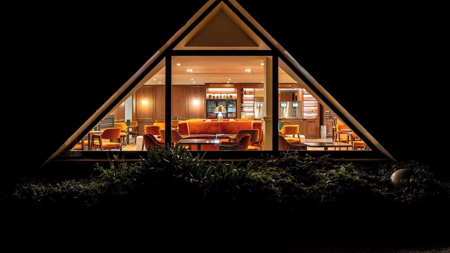 Mercure Omaha Beach Hotel