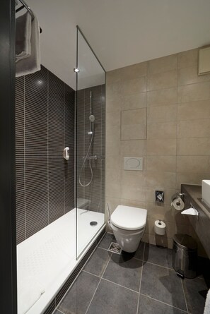 Eco-friendly toiletries, hair dryer, towels - Mercure Hotel Severinshof Köln City (Cologne)