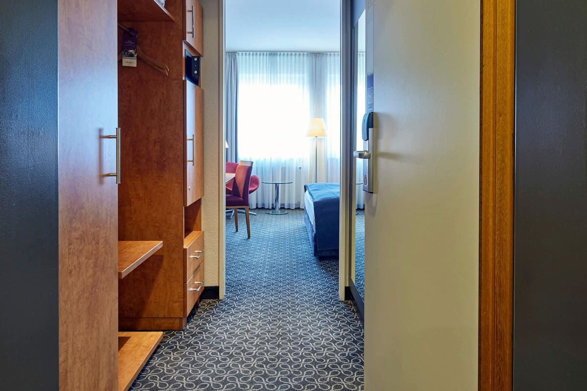 Chambre Standard, 1 très grand lit | Literie hypoallergénique, coffre-fort pour ordinateur portable, bureau
