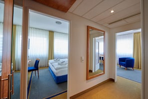 Junior Suite, 1 King Bed