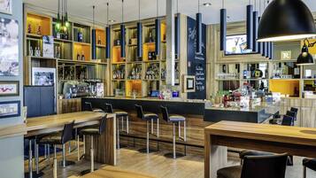 Bar (in der Unterkunft)