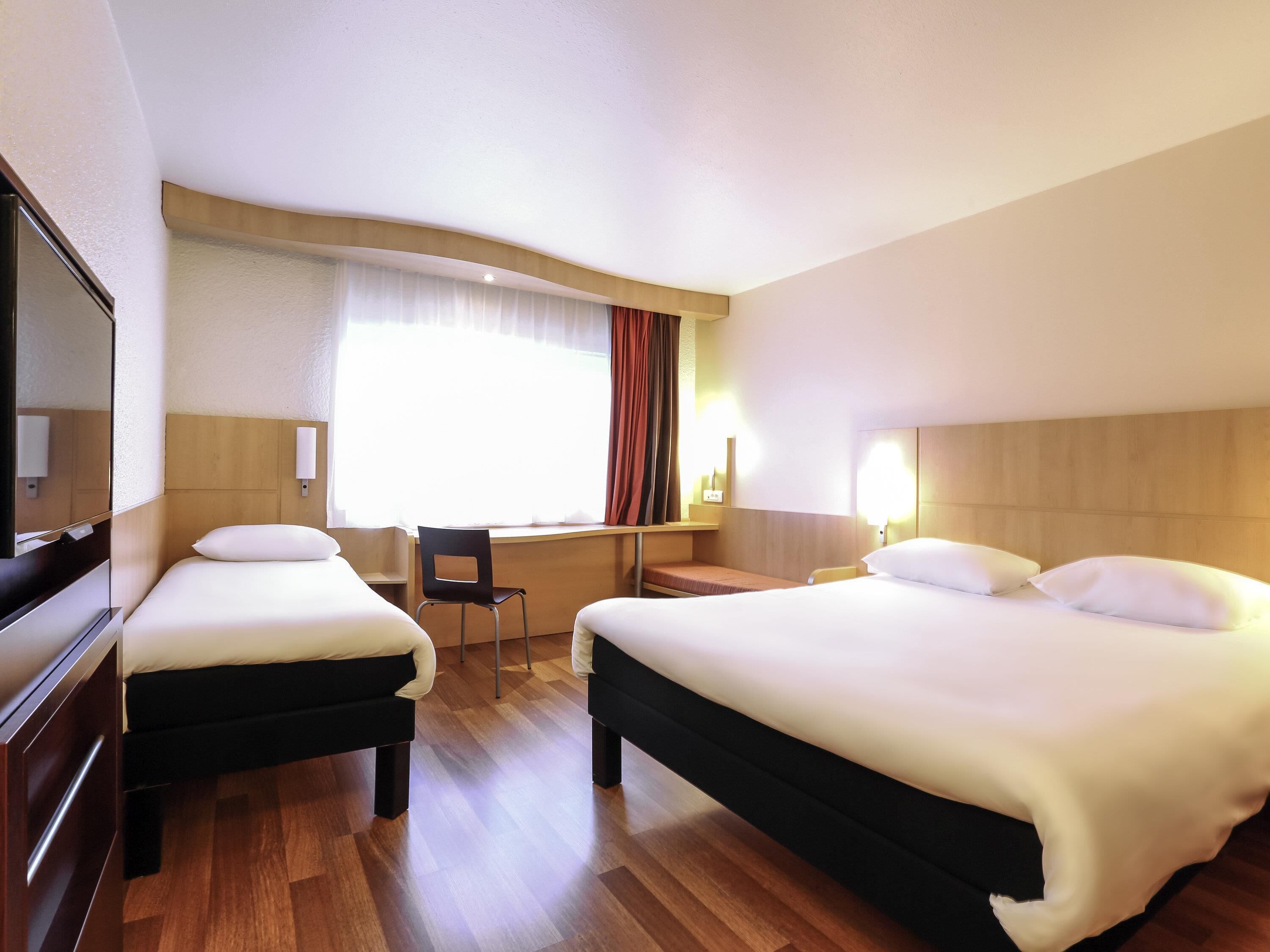 premium bedding, in-room safe, desk, blackout curtains