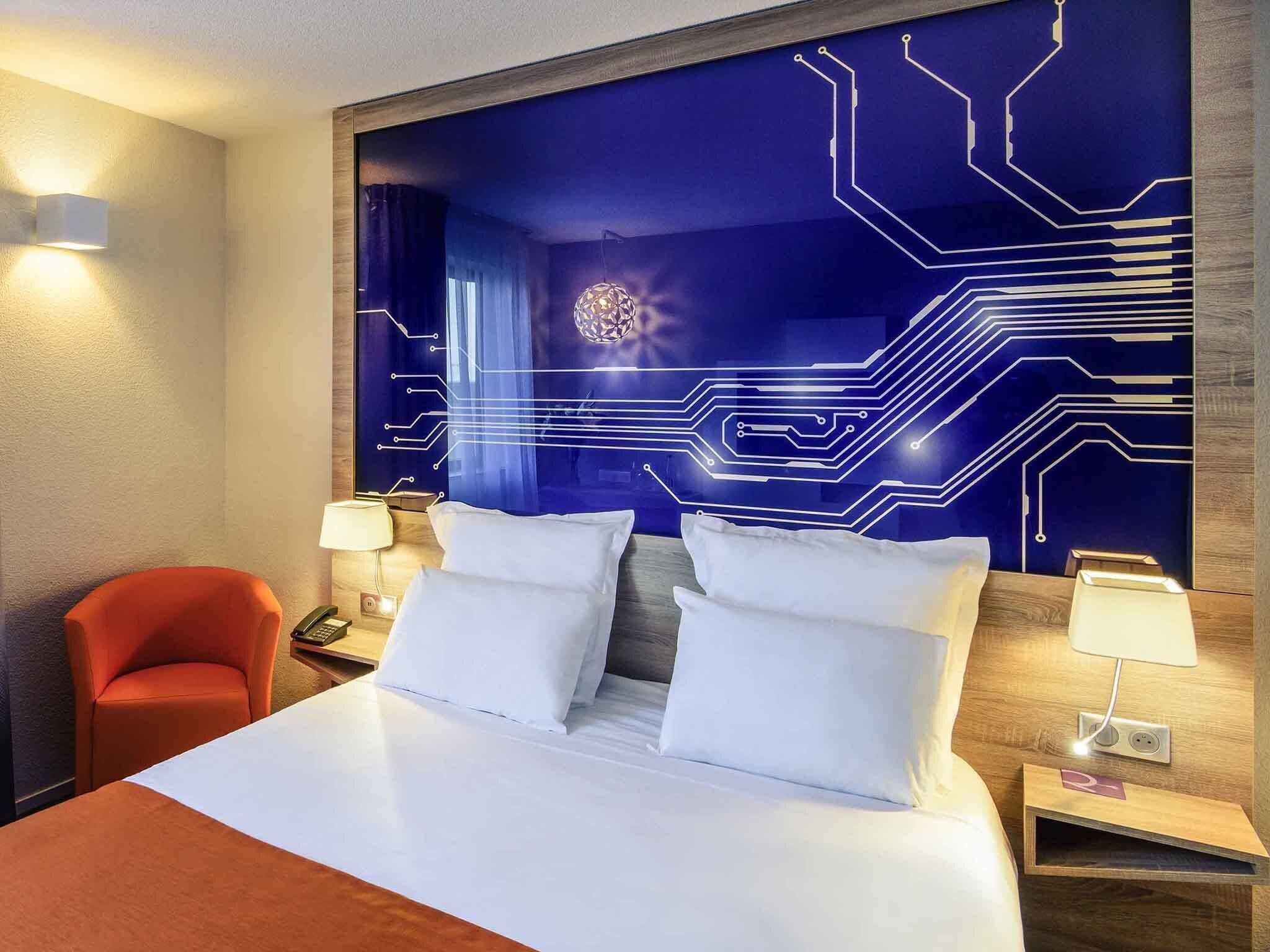 Habitación clásica, 1 cama matrimonial | Ropa de cama de alta calidad y caja de seguridad en la habitación 