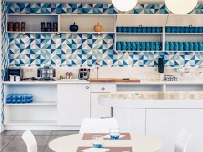Daily buffet breakfast for a fee - Mercure Poitiers Site du Futuroscope Hotel (Chasseneuil-du-Poitou)