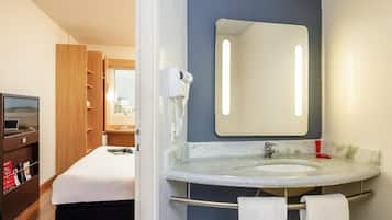 Literie de qualité supérieure, minibar, bureau, rideaux occultants