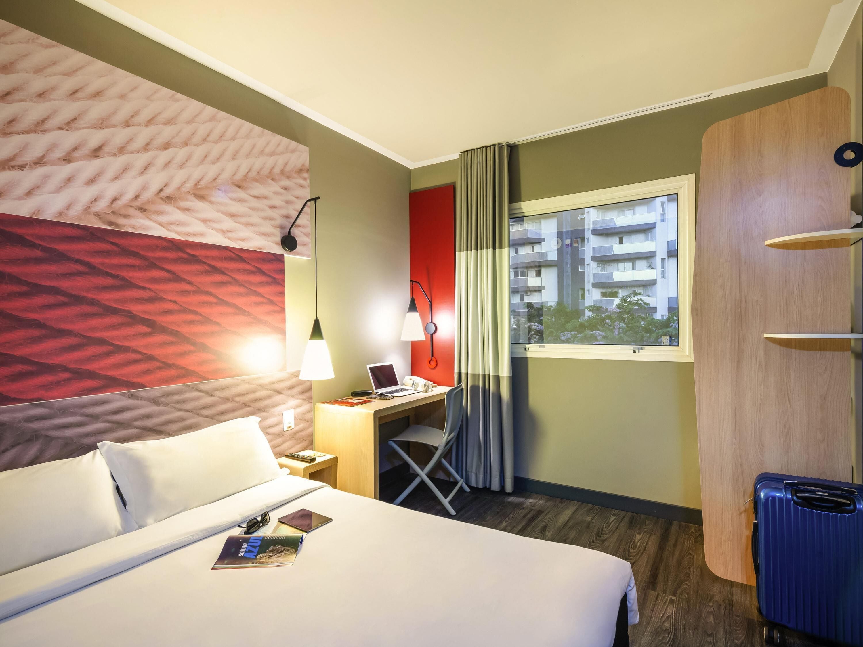 标准公寓, 1 张双人床, 无障碍 | 高档床上用品、迷你吧、办公桌、遮光窗帘