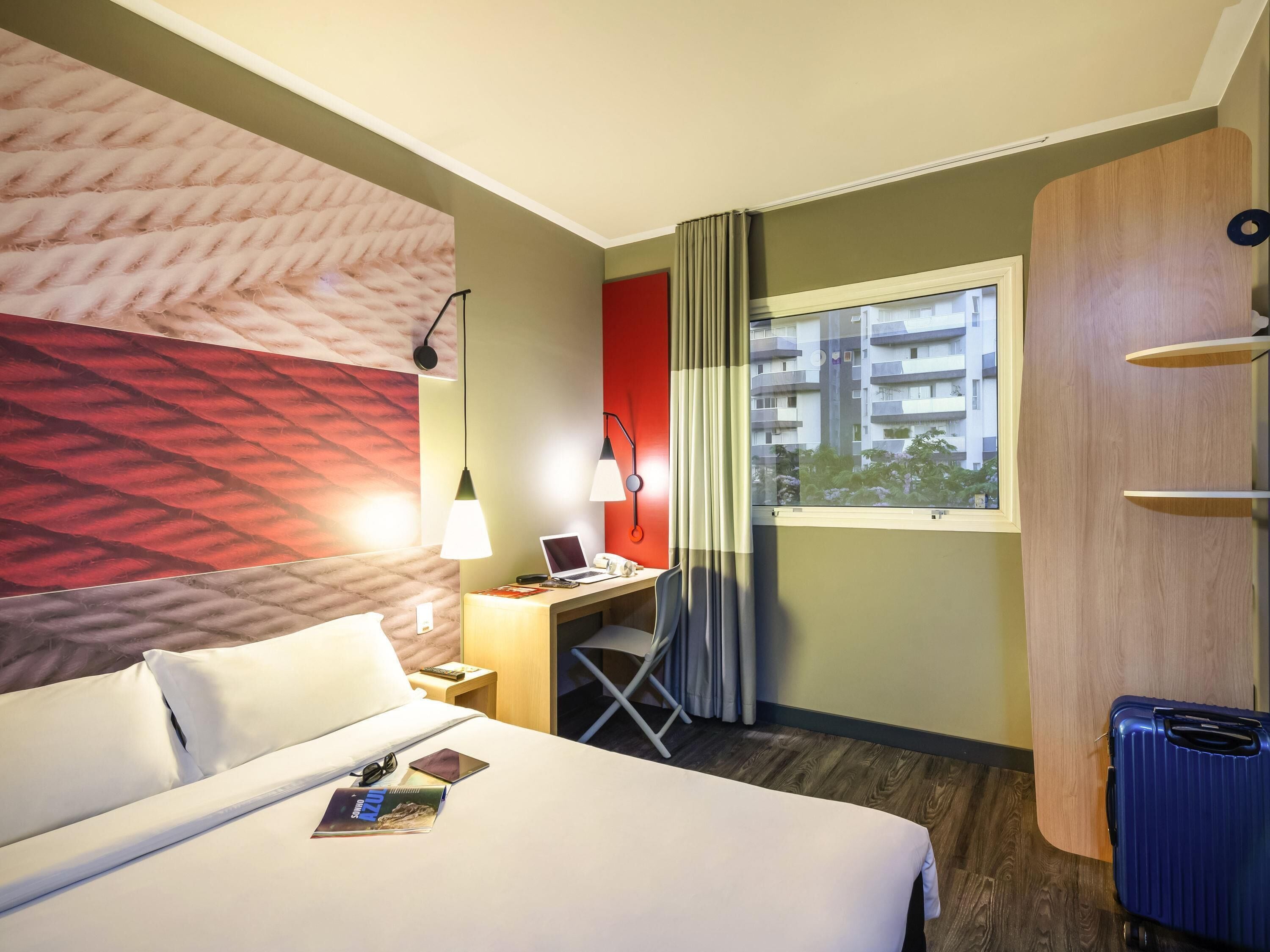 Standard Apartment, 1 Double Bed, Accessible | Premium bedding, minibar, desk, blackout curtains