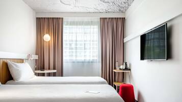 Room, 2 Twin Beds | 1 bedroom, in-room safe, desk, laptop workspace