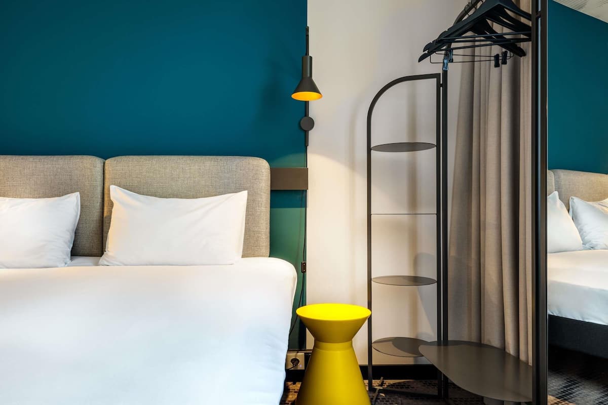 KAI room by ibis - with one large bed for 1 or 2 people