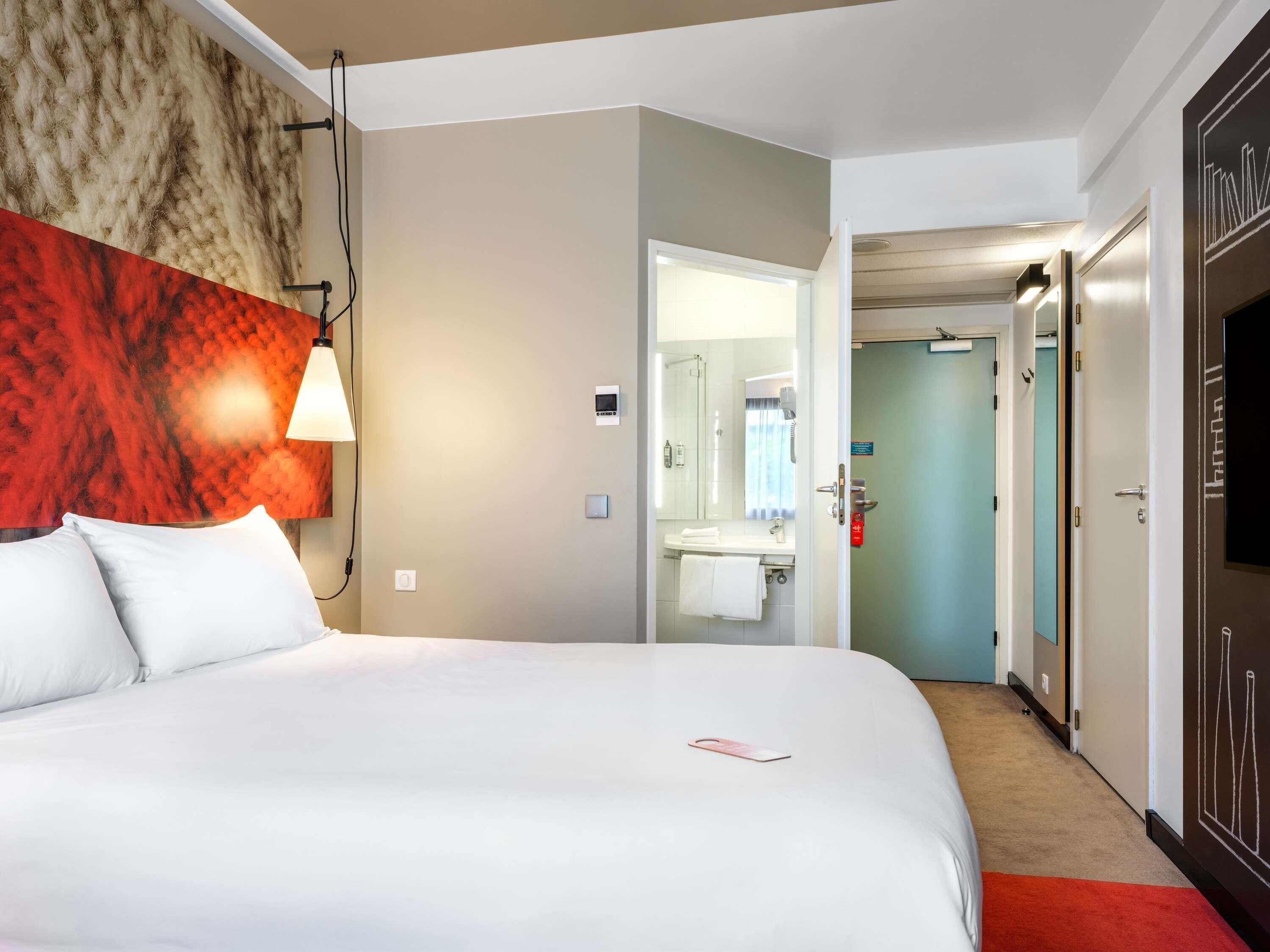 客房, 1 张双人床 | 1 多间卧室、客房内保险箱、办公桌、笔记本电脑工作区