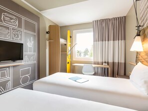 Standard Room, 2 Single Beds | 1 bedroom, premium bedding, desk, blackout curtains