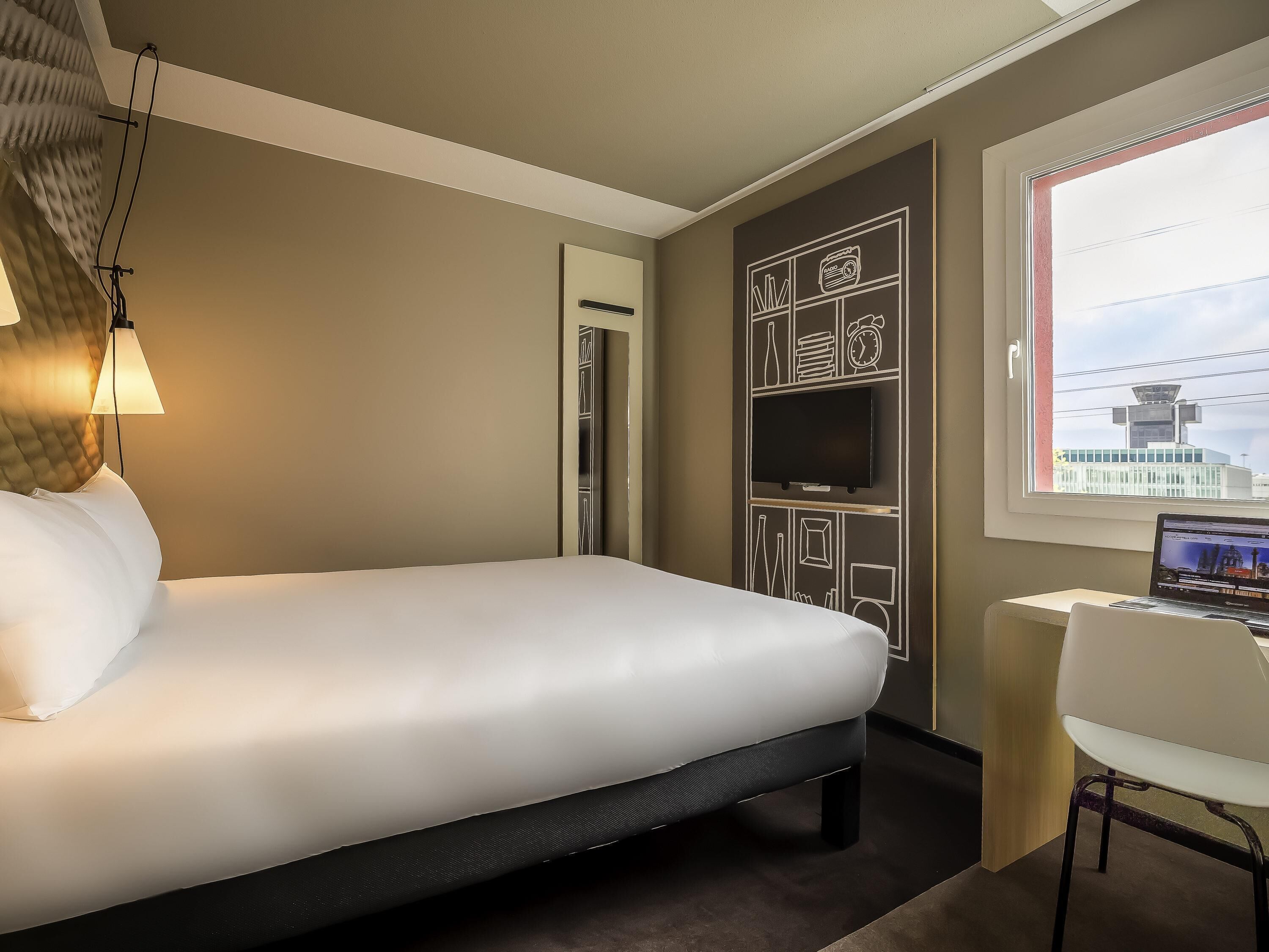 Standard Double Room, 1 Double Bed | Premium bedding, desk, blackout drapes, soundproofing