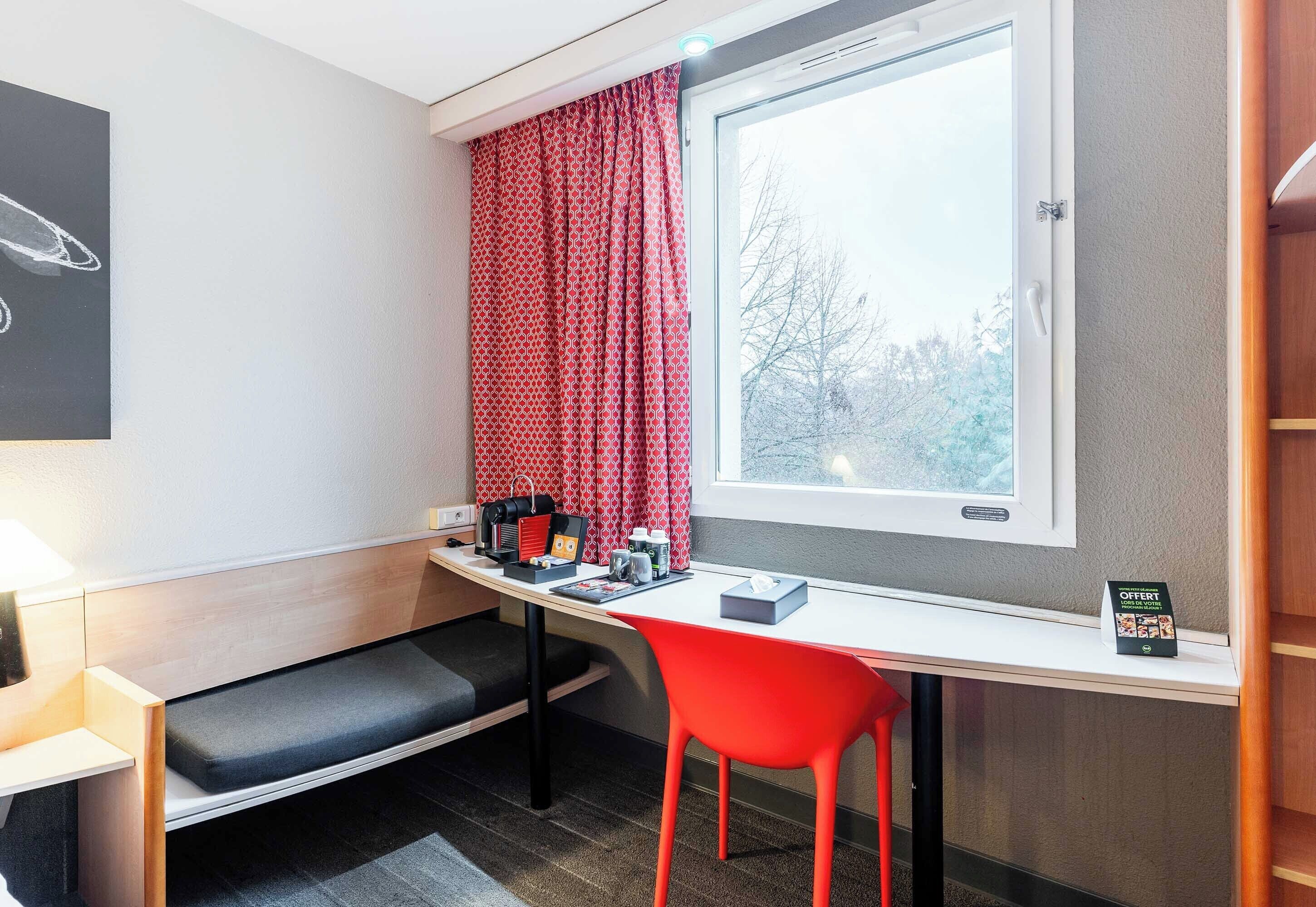 comfort double room, non smoking | desk, laptop workspace, blackout curtains, soundproofing