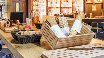 TĂ€gliches FrĂŒhstĂŒcksbuffet gegen GebĂŒhr