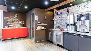 Desayuno buffet todos los días (con cargo)