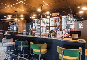 Bar (in der Unterkunft)