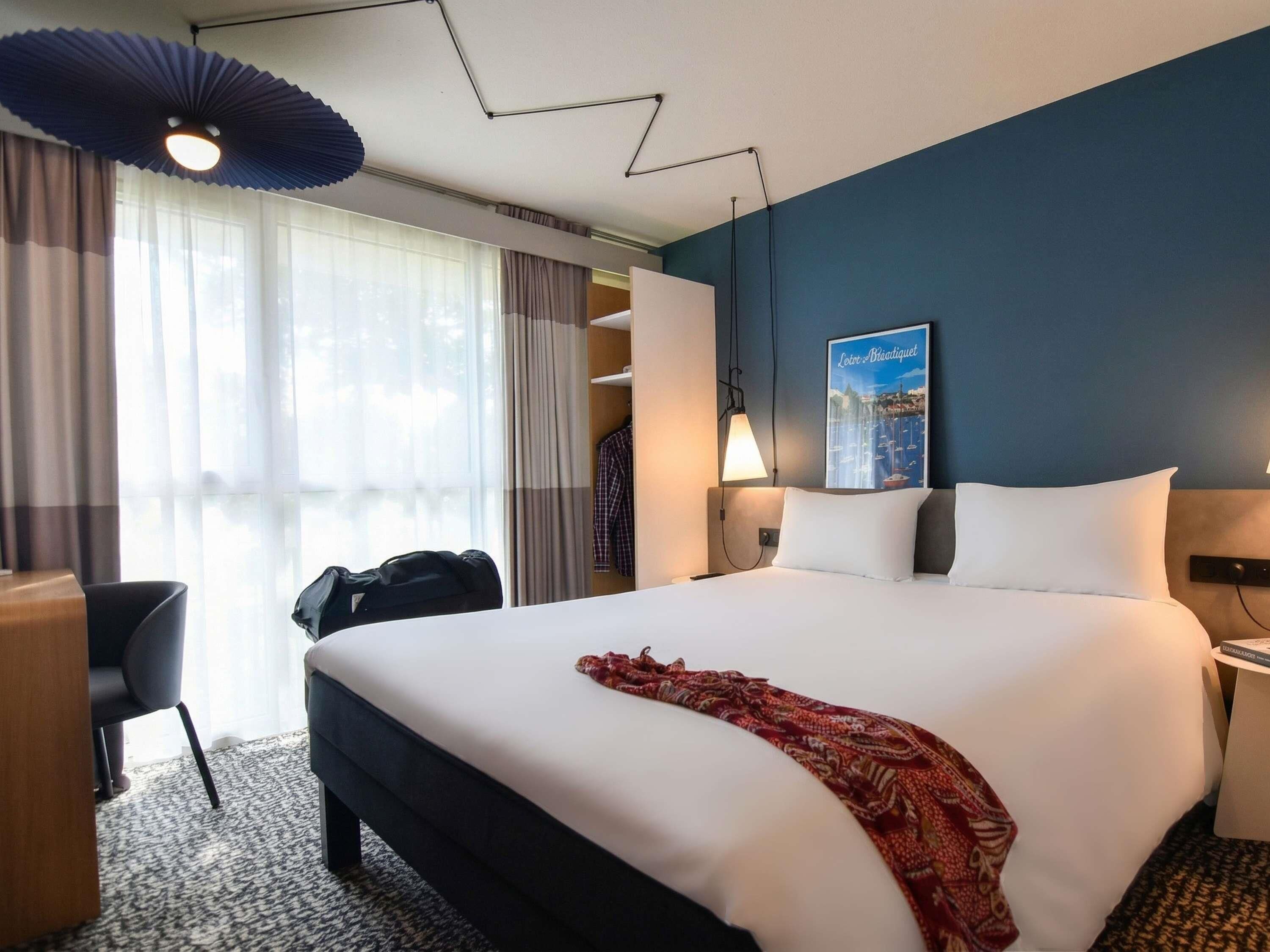 Standard Room, 1 Double Bed | Premium bedding, pillow-top beds, desk, laptop workspace