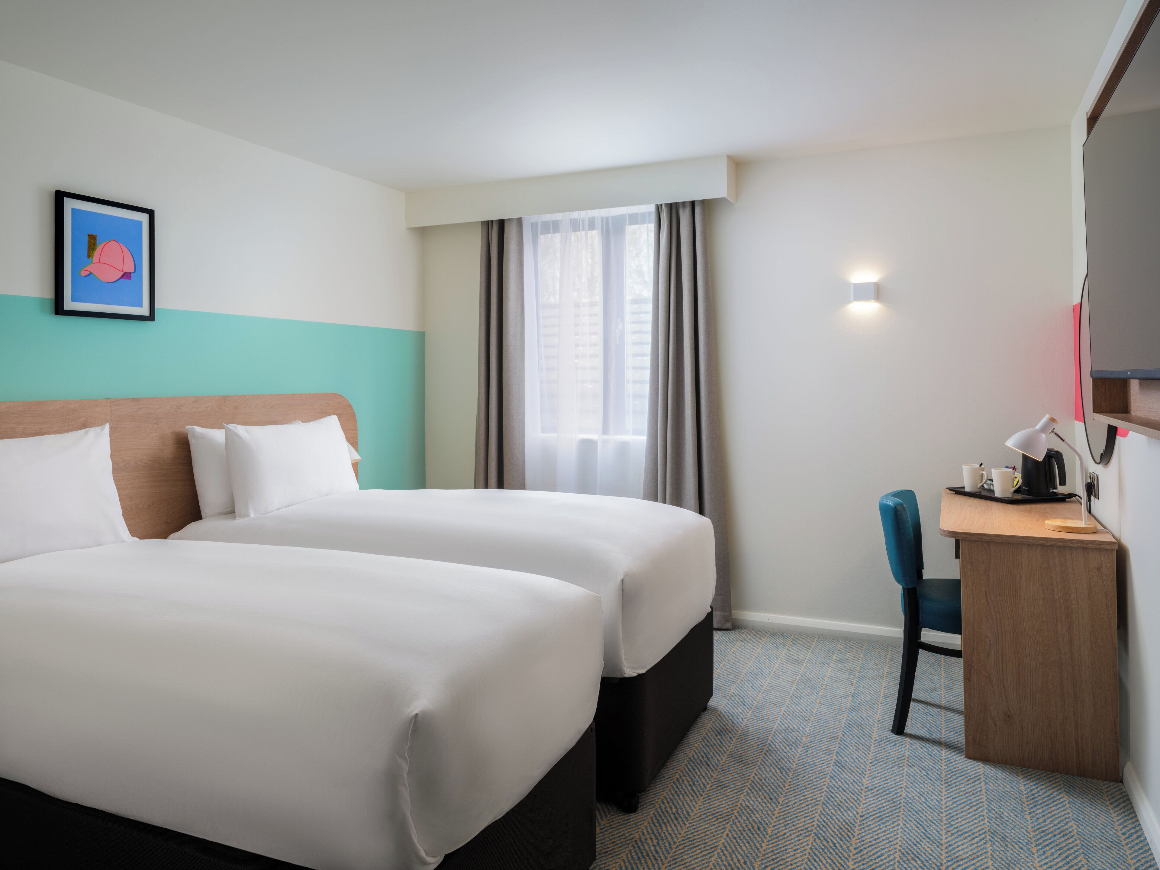 Desk, free WiFi, bed sheets