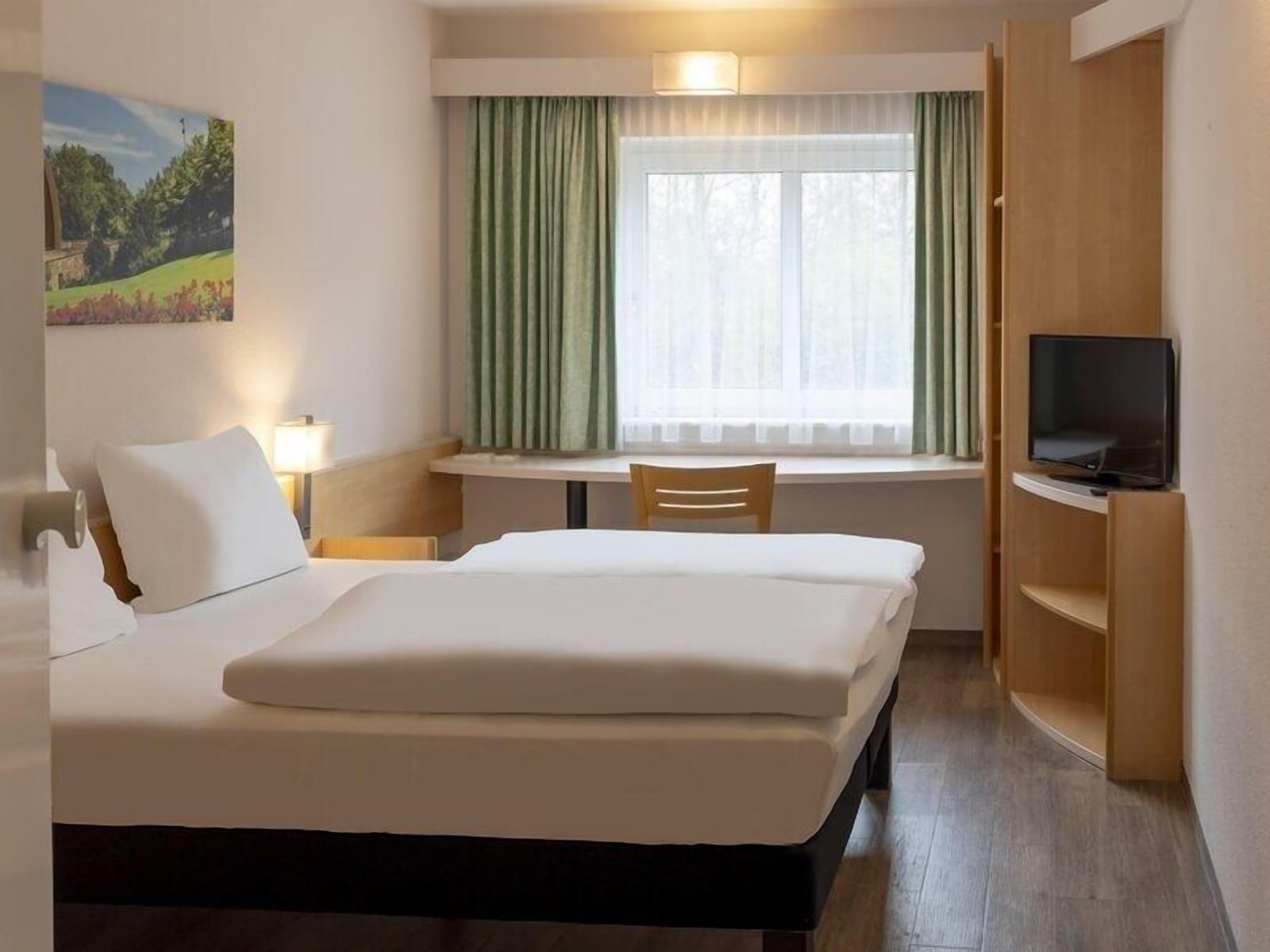 مكتب وستائر تعتيم وأسرّة أطفال/رضّع (مجانًا) وواي فاي مجانًا