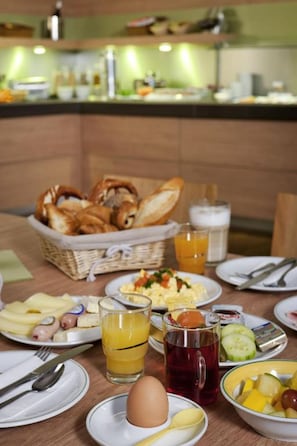 Petit déjeuner buffet
