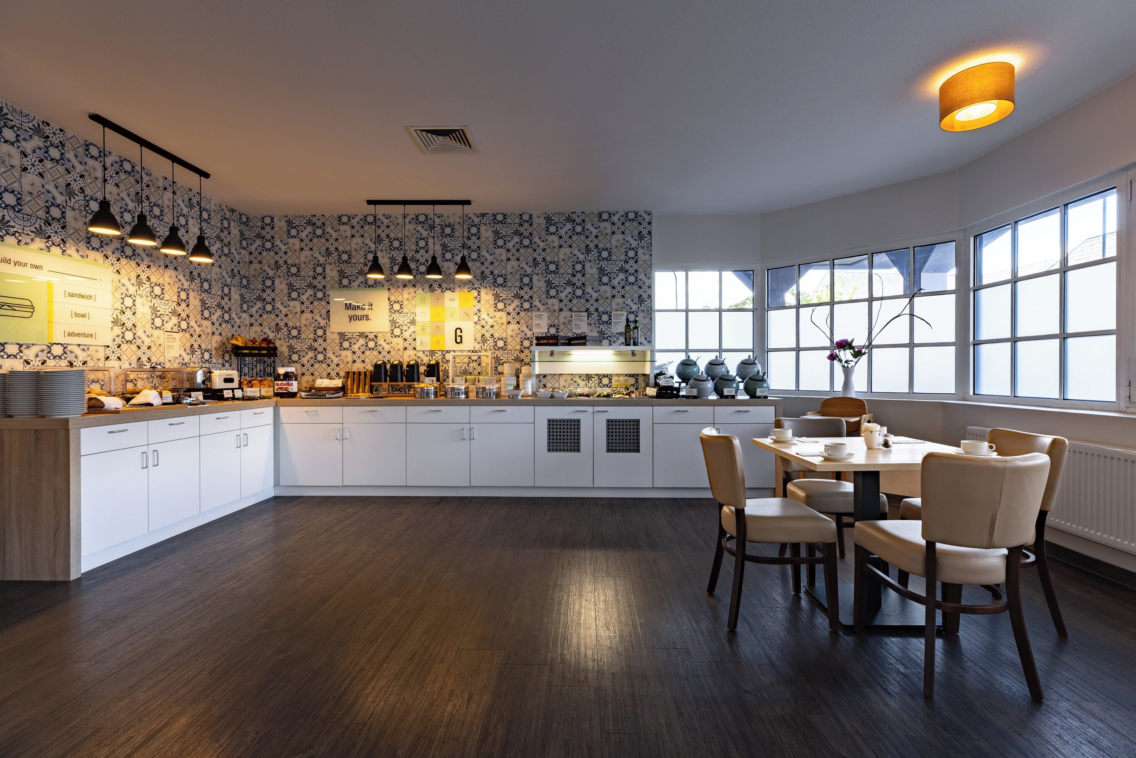 Daily buffet breakfast (EUR 17 per person)