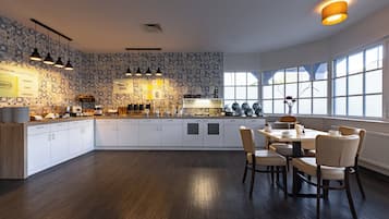 Daily buffet breakfast (EUR 17 per person)