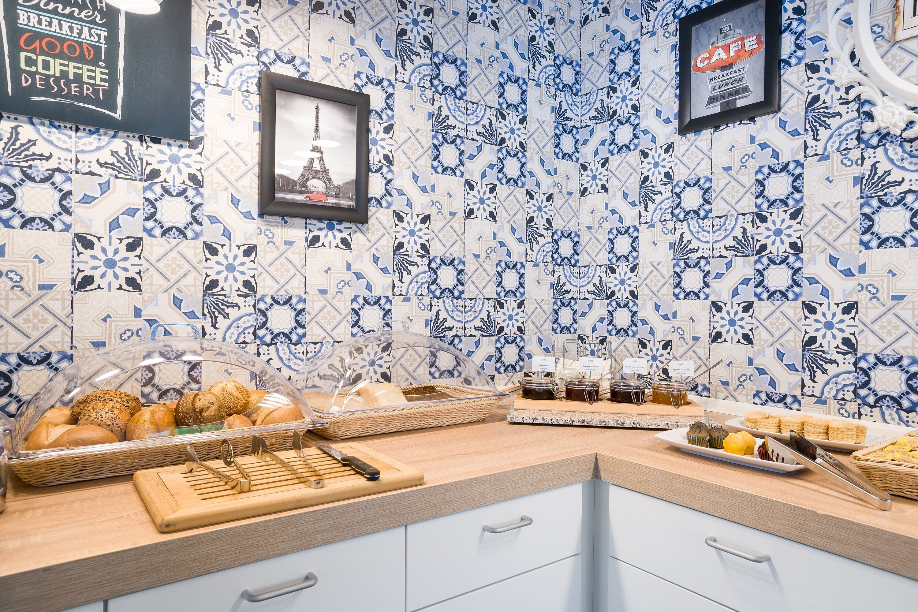 daily buffet breakfast (eur 17 per person)