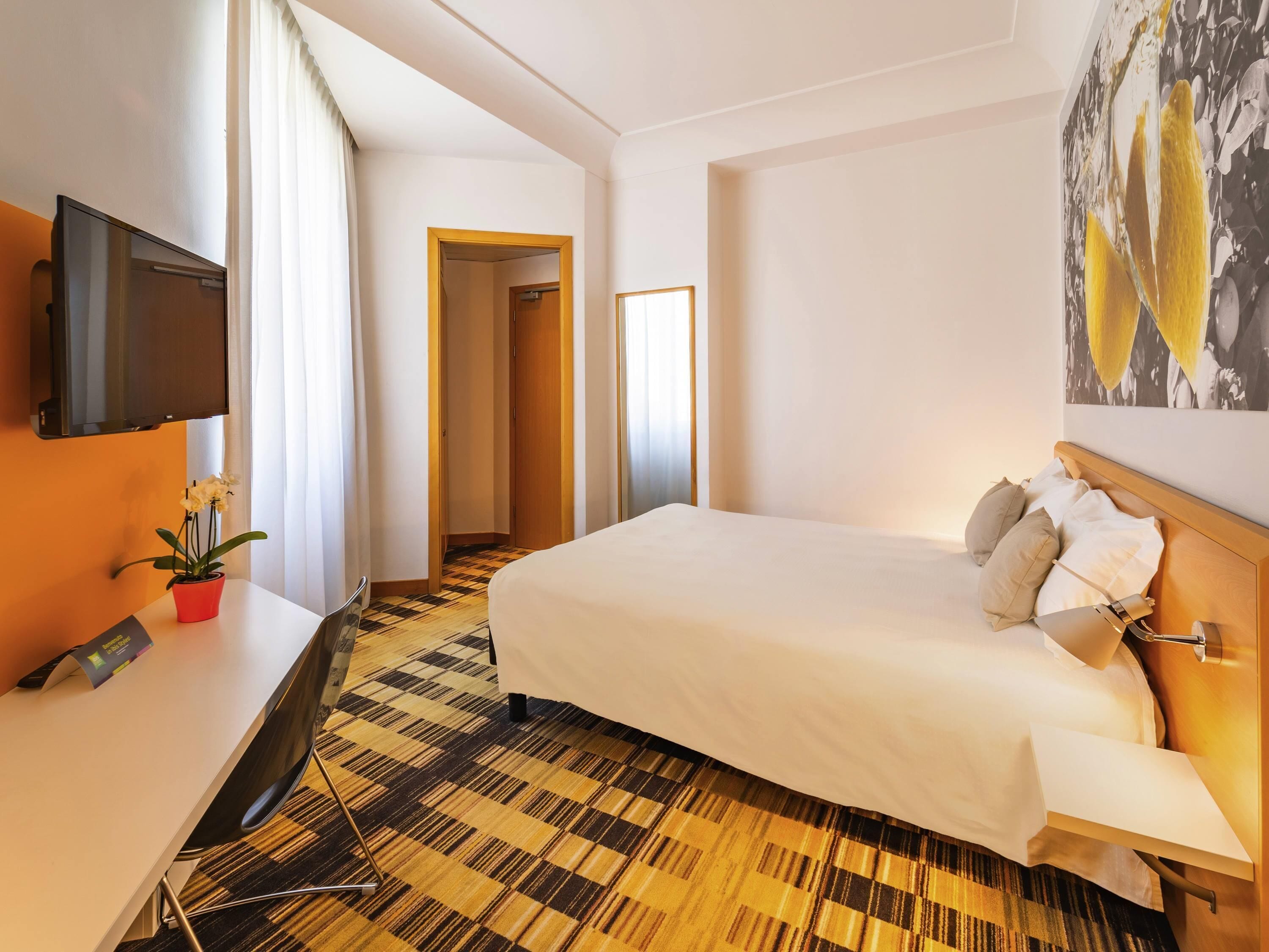 standard room, 1 double bed | in-room safe, blackout curtains, soundproofing, free wifi