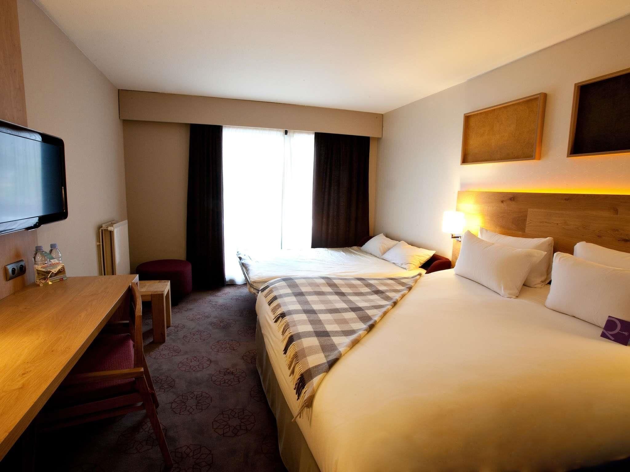 In-room safe, desk, blackout drapes, soundproofing
