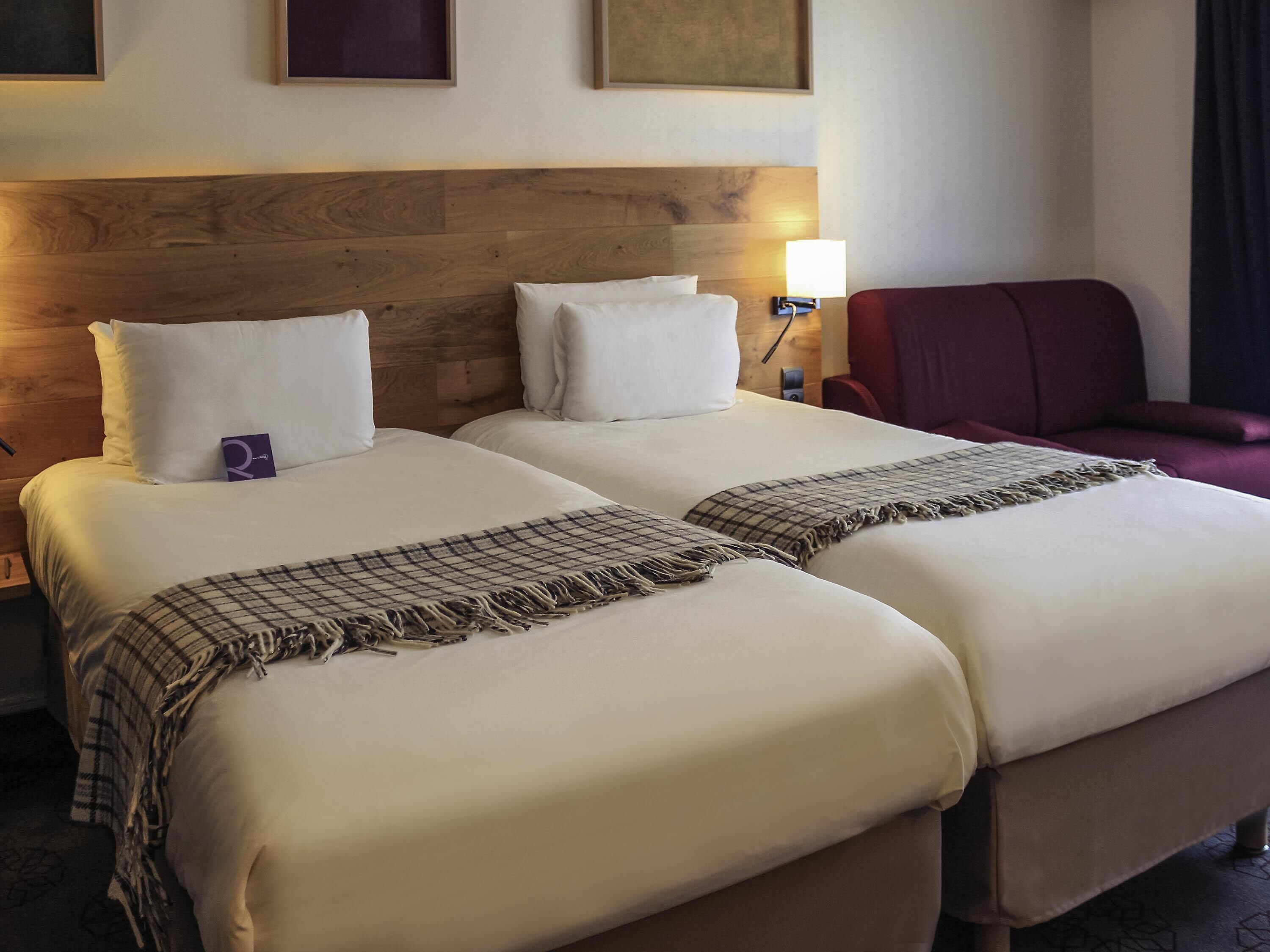 Chambre Standard avec lits jumeaux, 2 lits jumeaux, balcon (twin beds, sofa) | Coffre-fort, bureau, rideaux d’obscurcissement, système d’insonorisation