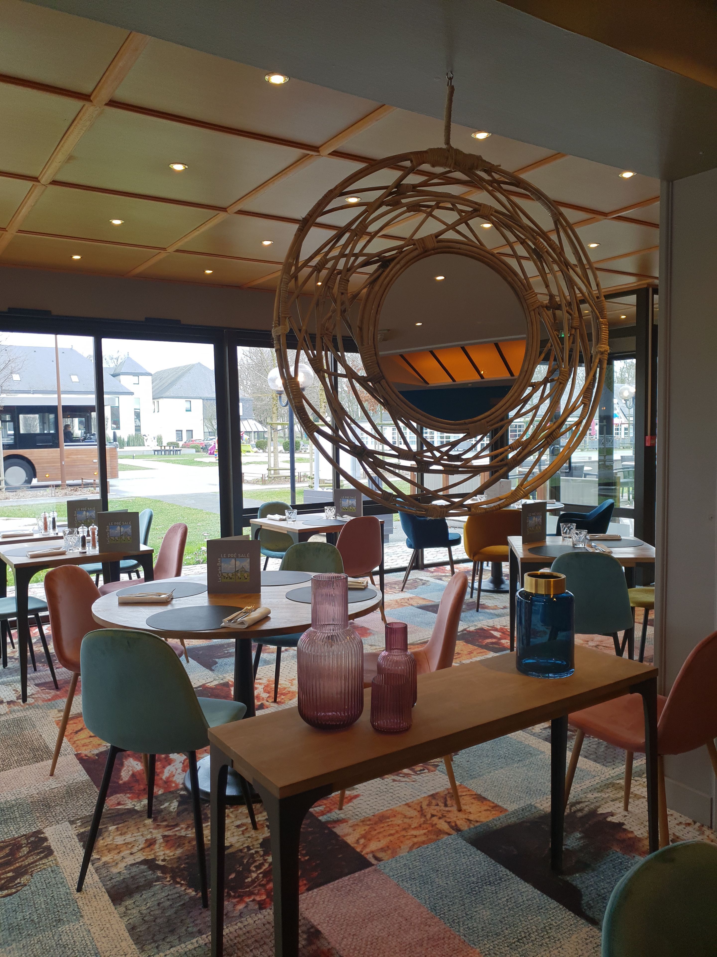 lunch and dinner served, french cuisine