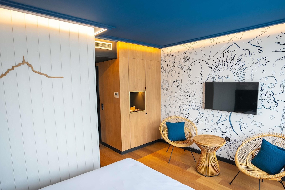 Habitación doble estándar, 1 cama matrimonial | Minibar, escritorio, cortinas blackout y insonorización