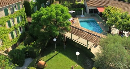 Logis Hotel Uzes Pont du Gard