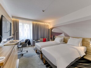 Standard Twin Room, 2 Twin Beds | Hypo-allergenic bedding, minibar, in-room safe, desk - Novotel Köln City (Cologne)