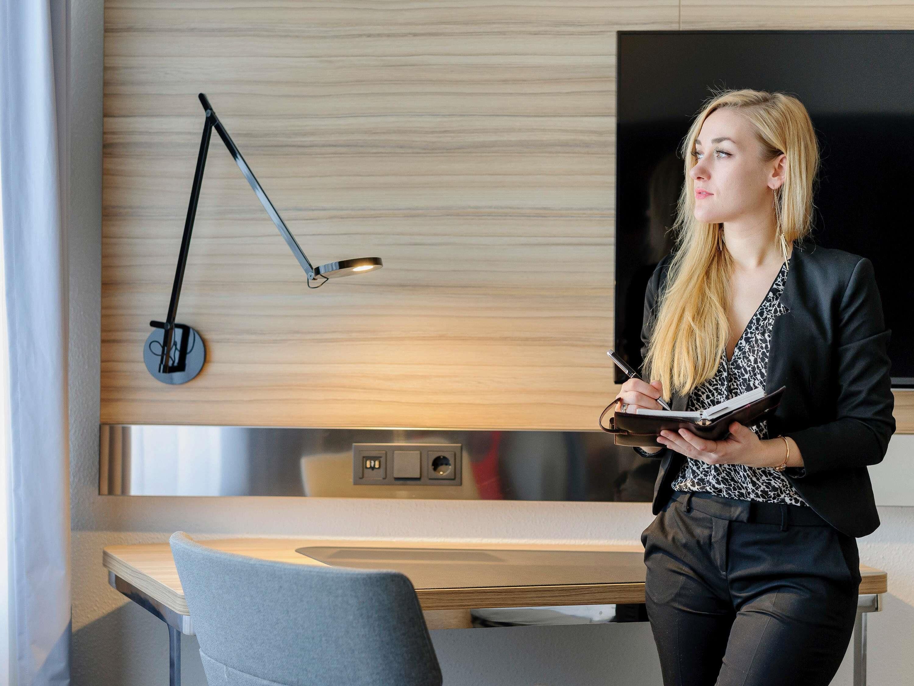 低過敏寢具、迷你吧、客房內保險箱、書桌