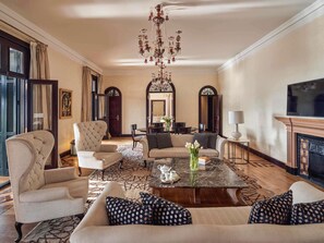 Egyptian cotton sheets, premium bedding, pillowtop beds, minibar - Old Cataract, Aswan (Operated by Mandarin Oriental) (Aswan)