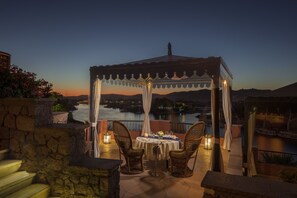 4 restaurants, breakfast, lunch, dinner served; French cuisine