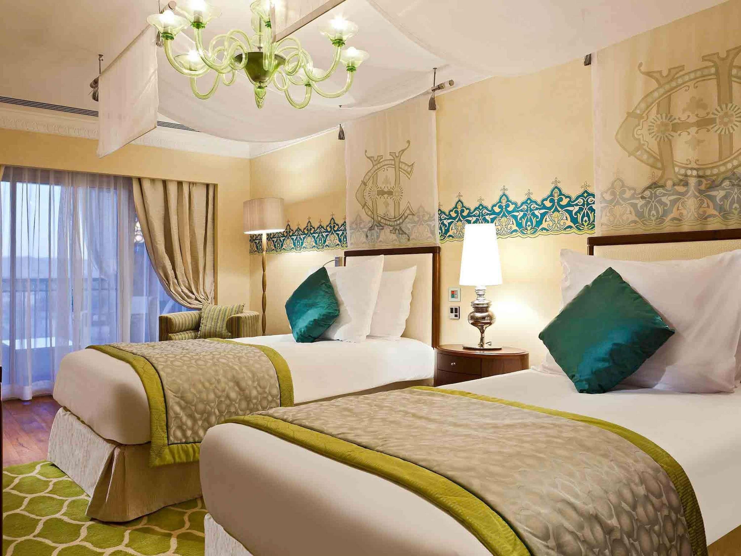Premium Room, 2 Twin Beds | Egyptian cotton sheets, premium bedding, pillowtop beds, minibar