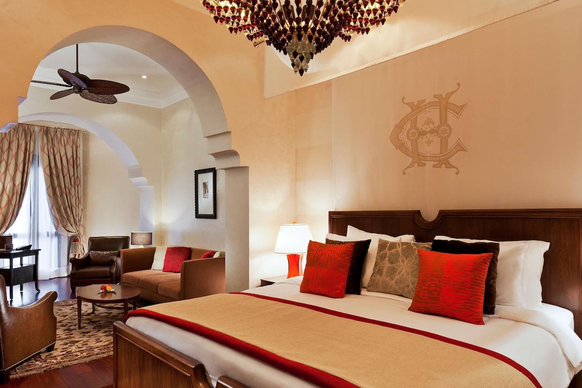 PALACE PRESTIGE SUITE, 1 King Bed, Terrace, Garden | Egyptian cotton sheets, premium bedding, pillow-top beds, minibar