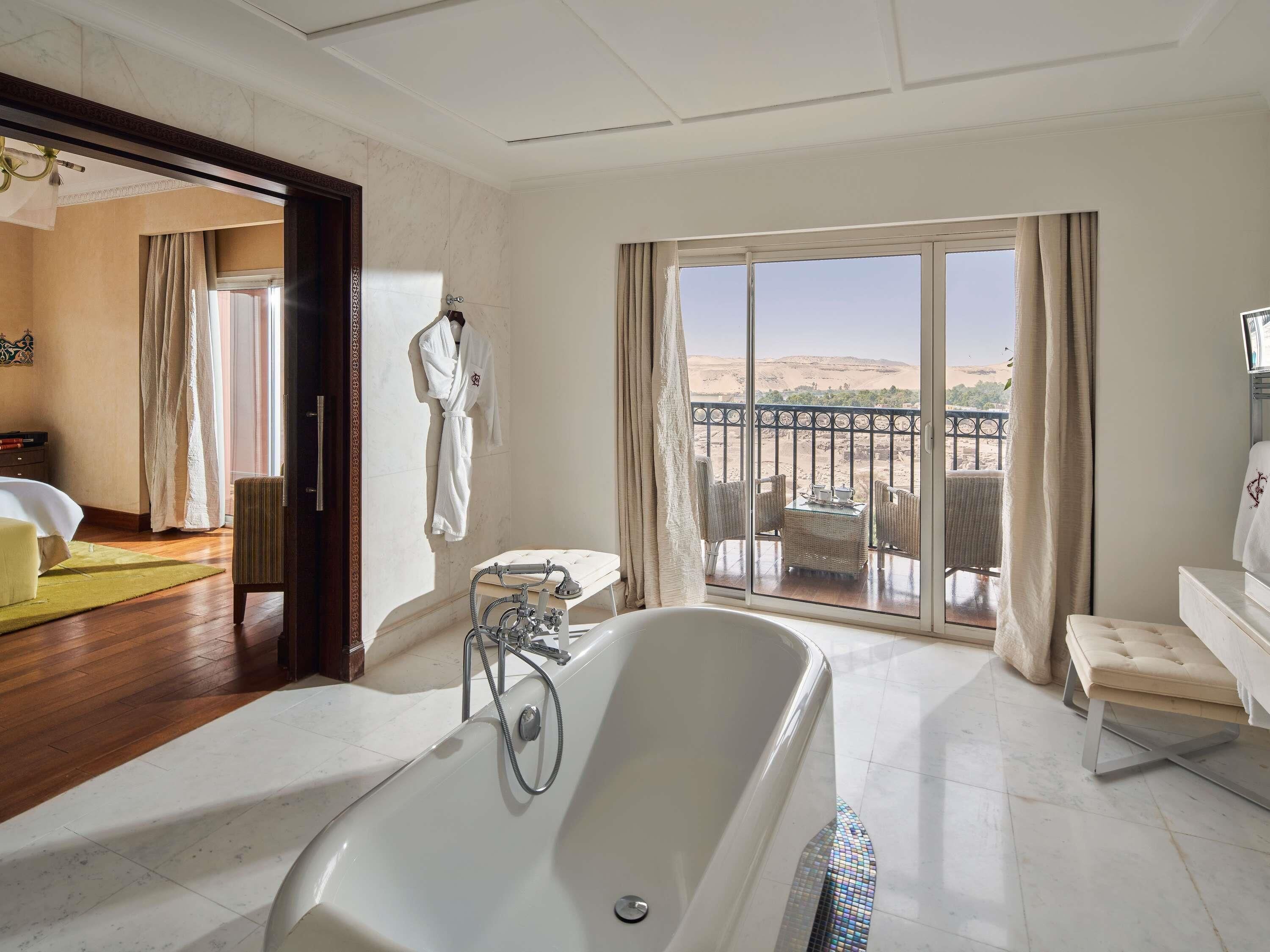 PRESTIGE SUITE, 1 King size bed, Terrace, Nile View | Biancheria in cotone egiziano, biancheria da letto di alta qualità