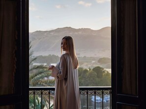 Palace Cataract Suite, 1 King Bed, Nile View | 1 habitación, sábanas de algodón egipcio y ropa de cama de alta calidad 