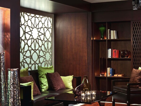 Bar (on property) - Old Cataract, Aswan (Operated by Mandarin Oriental) (Aswan)